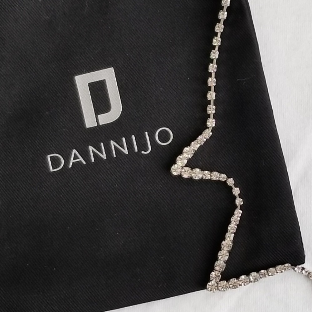 💥NEW💥 Dannijo Lotus Necklace with bag. - Picture 2 of 6